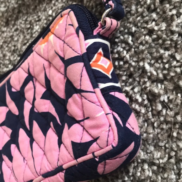 vera bradley wristlet - Picture 5 of 8